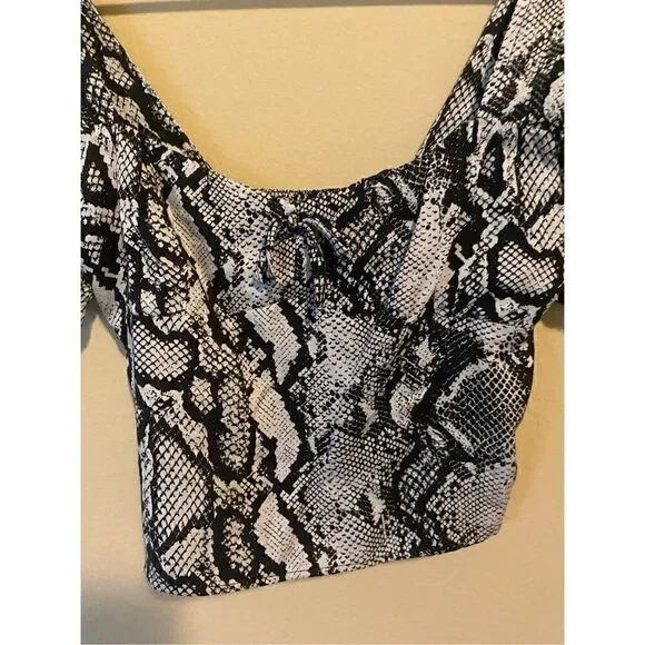 Urban Outfitters top   - Picture 3 of 5